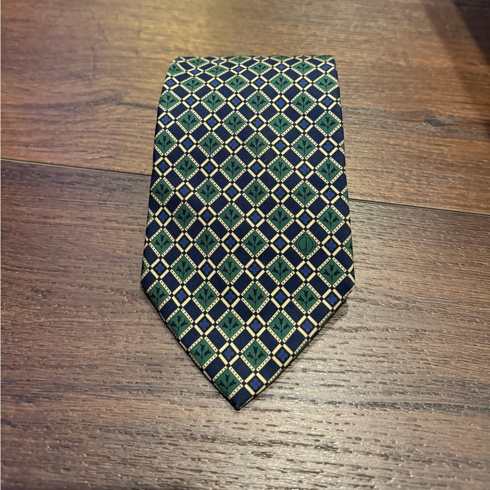 Dunhill Men’s Geometric 100% Silk Tie.